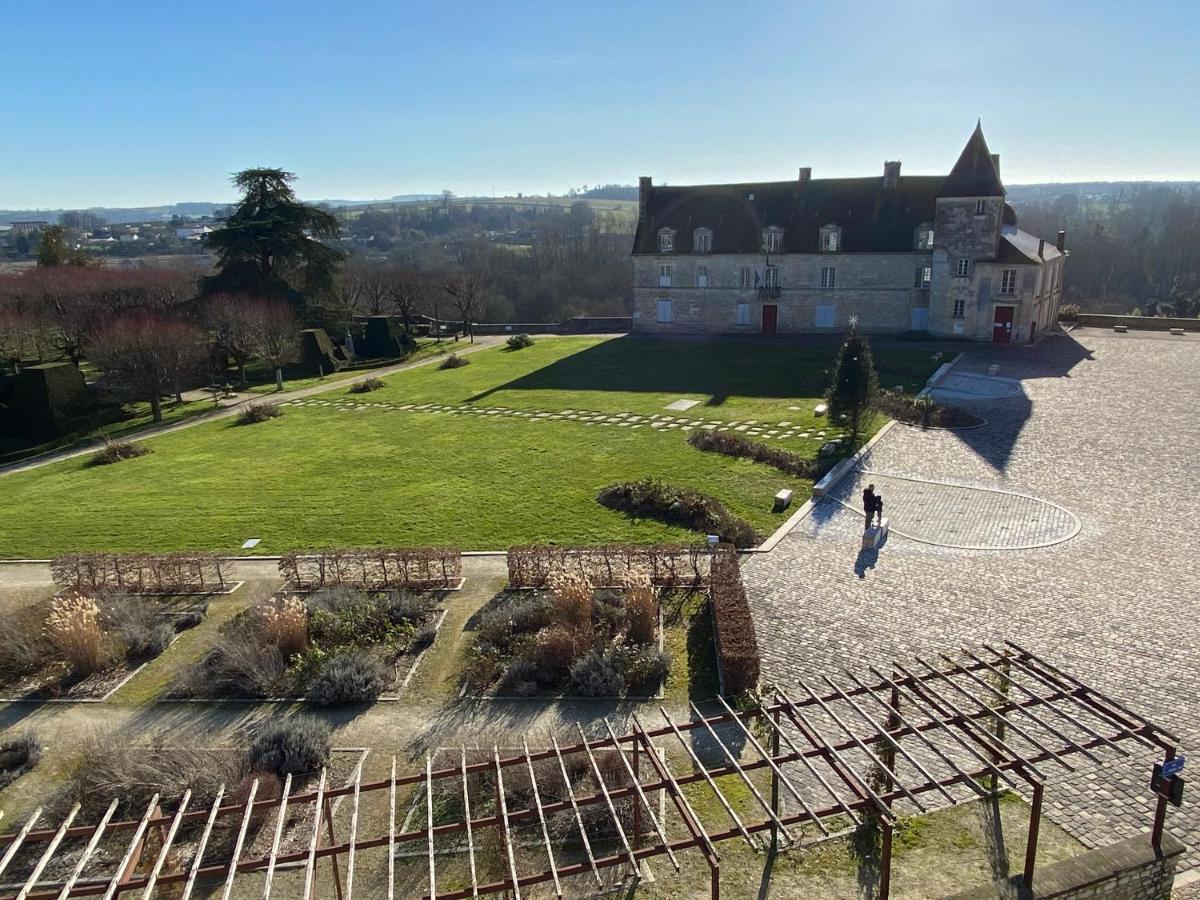 Appartement Face Au Donjon Pons Luaran gambar