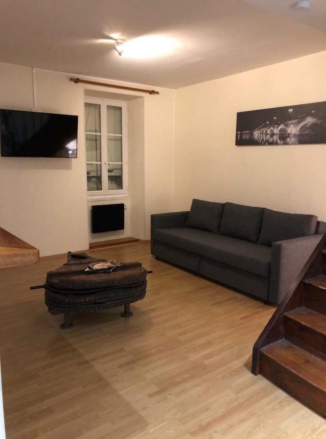 Appartement Face Au Donjon Pons Luaran gambar